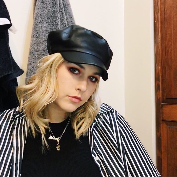 Meet your Posher, Alana - Picture 1 of 1